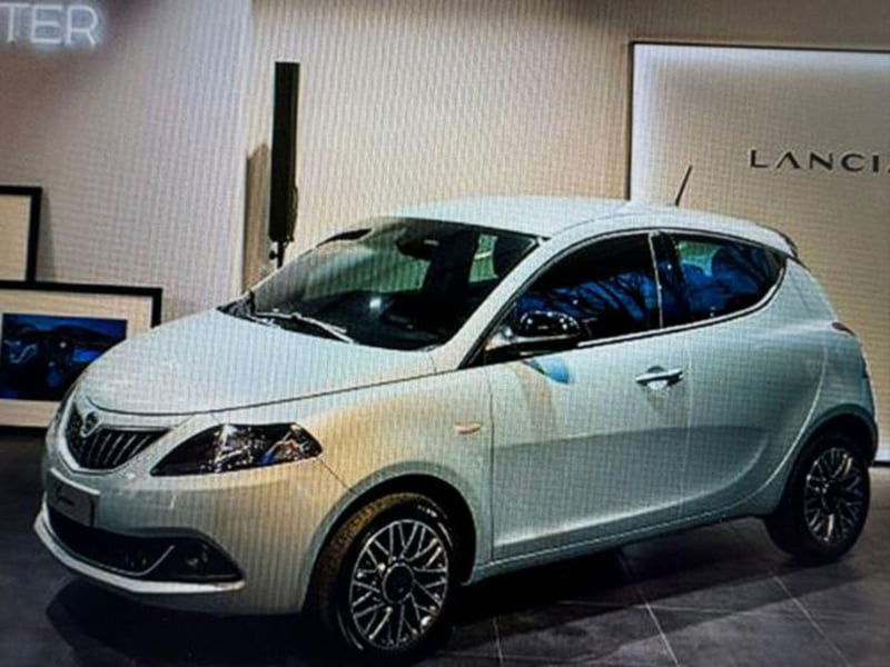 Lancia Ypsilon 1.0 FireFly 5 porte S&S Hybrid Gold Plus