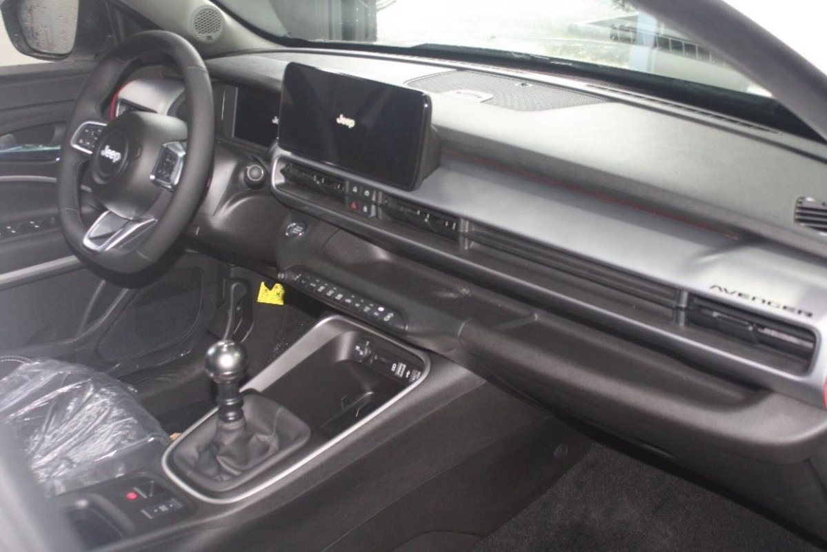 Jeep Avenger 1.2 turbo Summit fwd 100cv (11)