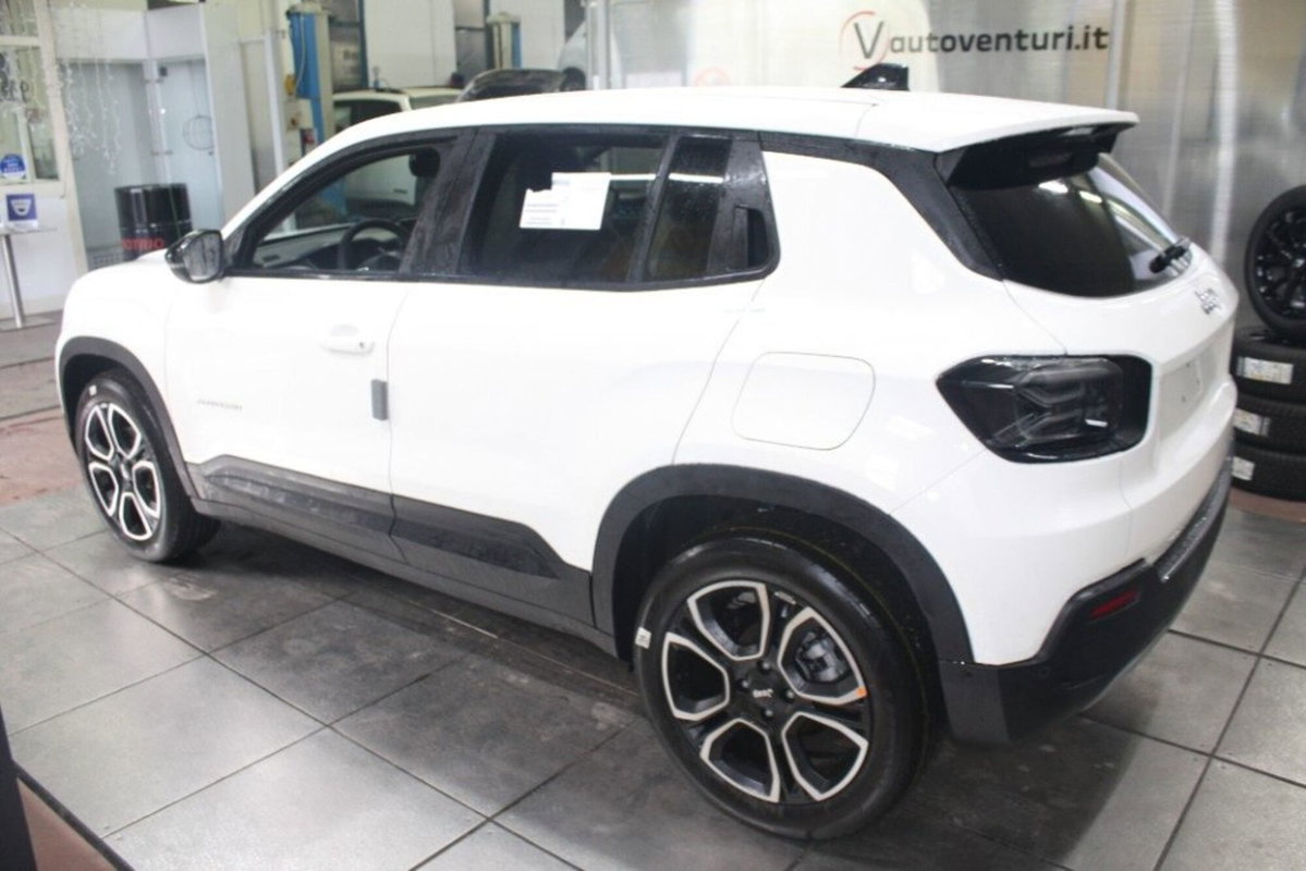 Jeep Avenger 1.2 turbo Summit fwd 100cv (6)