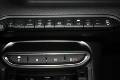 Jeep Avenger 1.2 turbo Summit fwd 100cv (12)