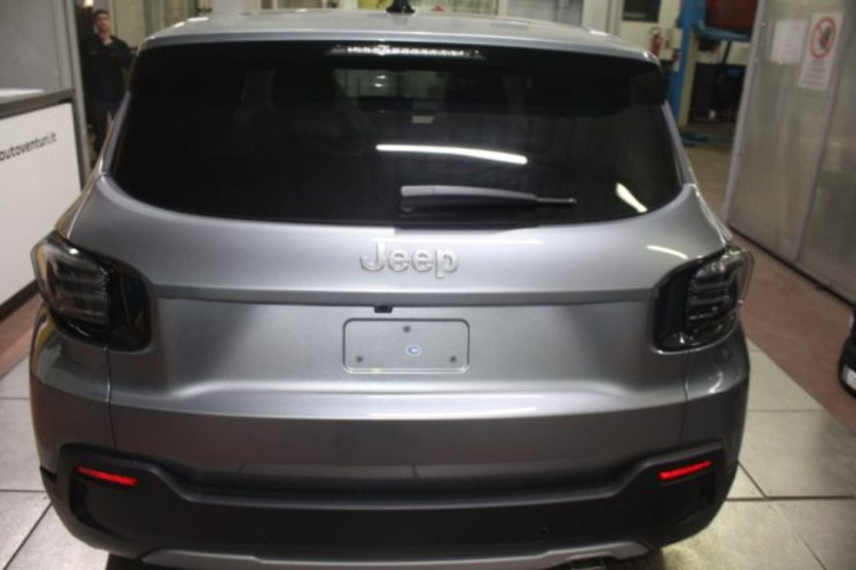 Jeep Avenger 1.2 turbo Summit fwd 100cv (5)