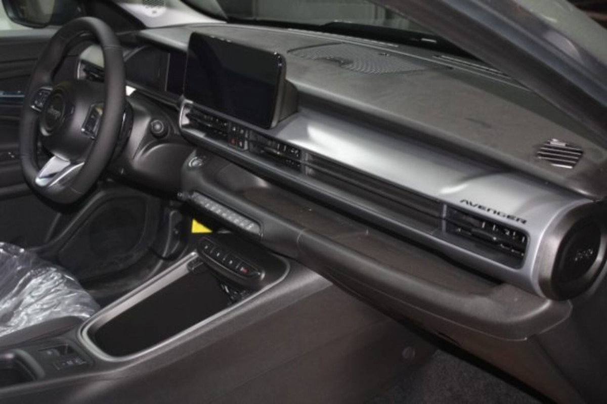 Jeep Avenger 1.2 turbo Summit fwd 100cv (7)
