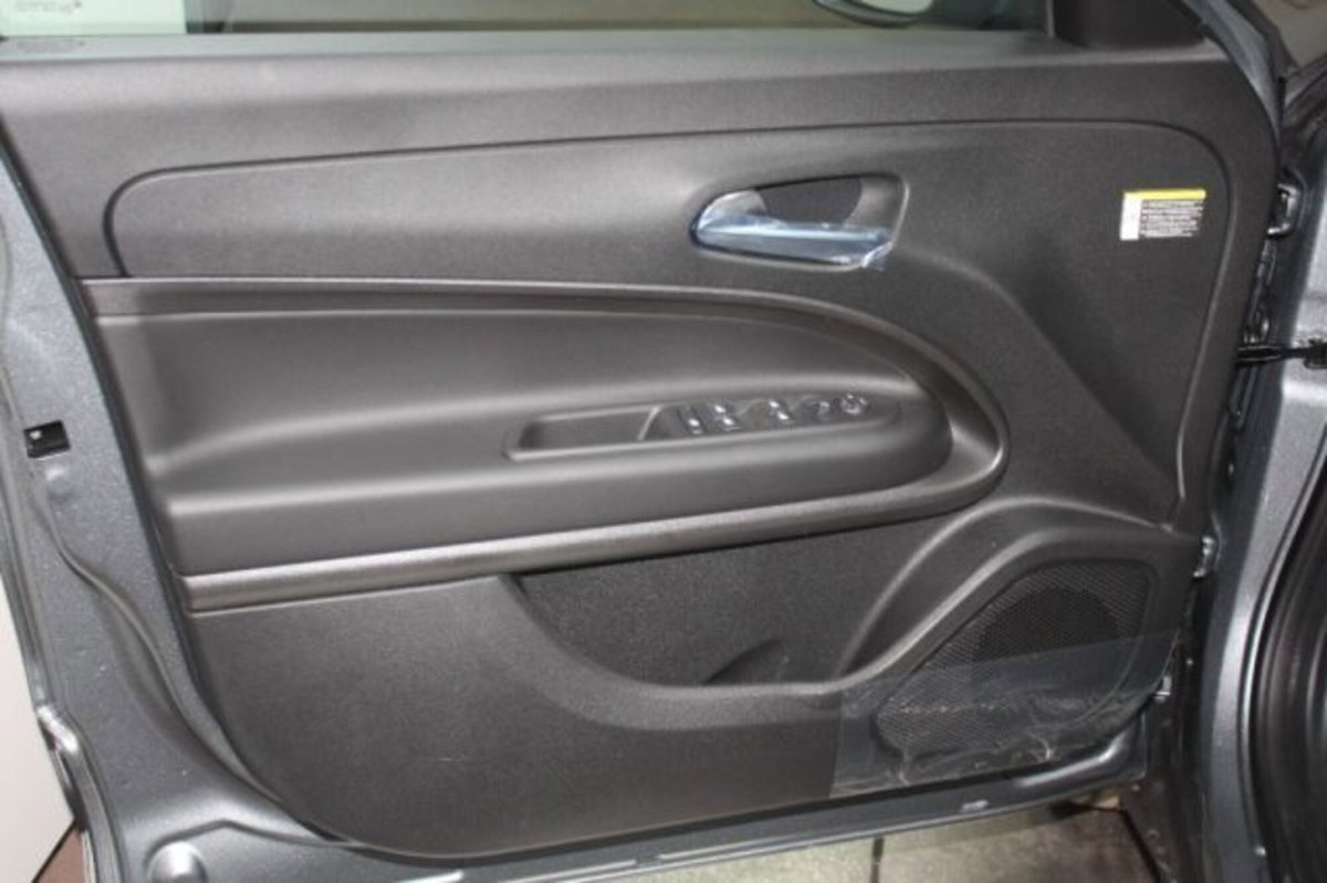 Jeep Avenger 1.2 turbo Summit fwd 100cv (9)