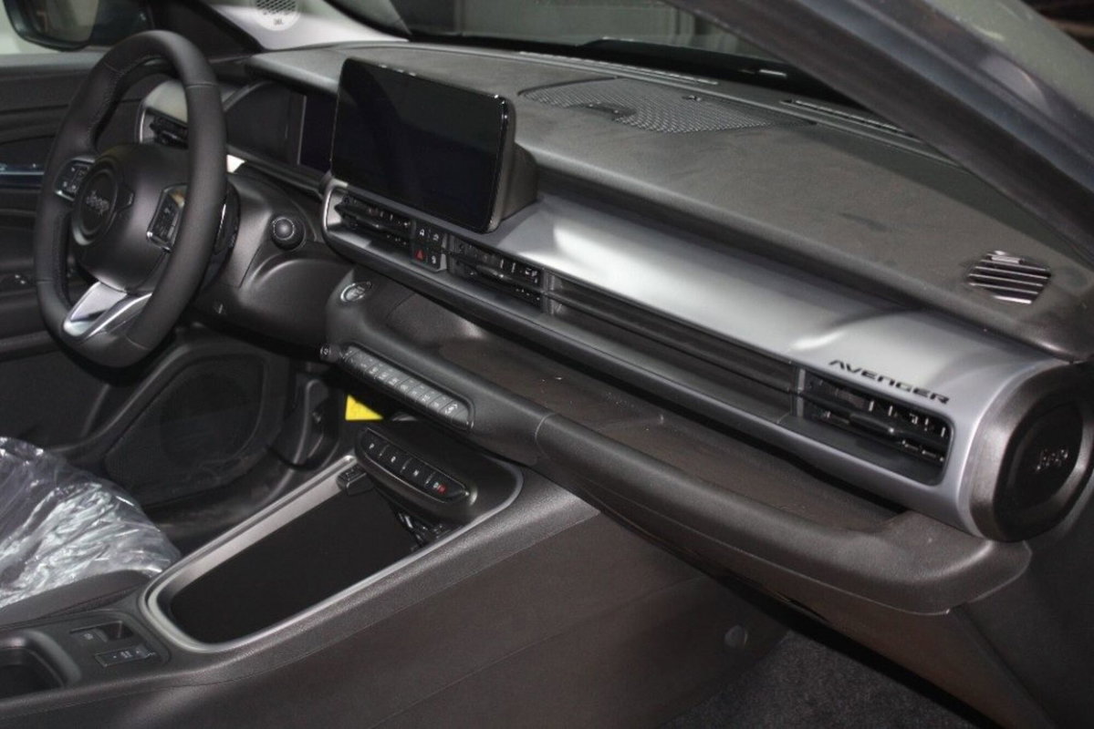 Jeep Avenger full-electric Summit fwd 156cv auto (7)