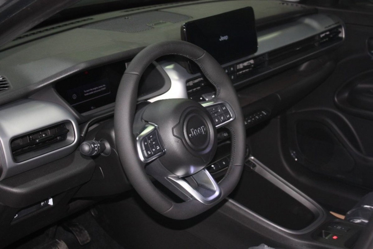 Jeep Avenger full-electric Summit fwd 156cv auto (8)