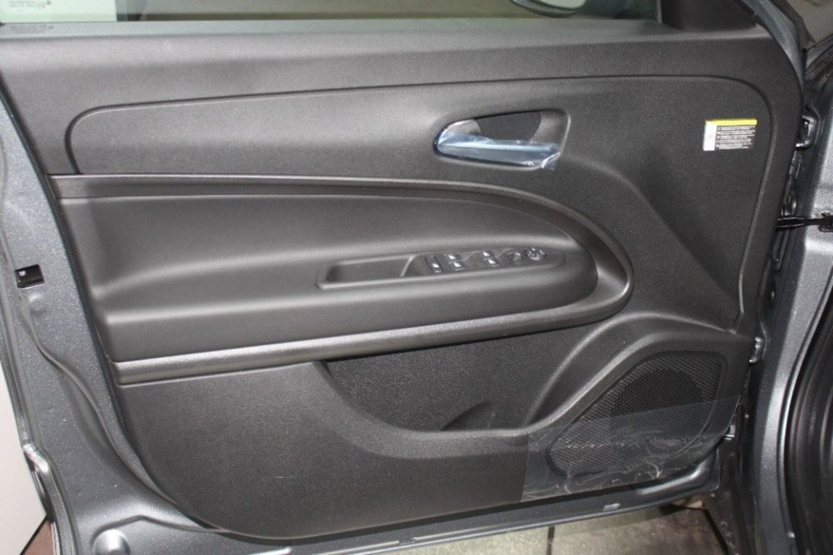 Jeep Avenger full-electric Summit fwd 156cv auto (9)