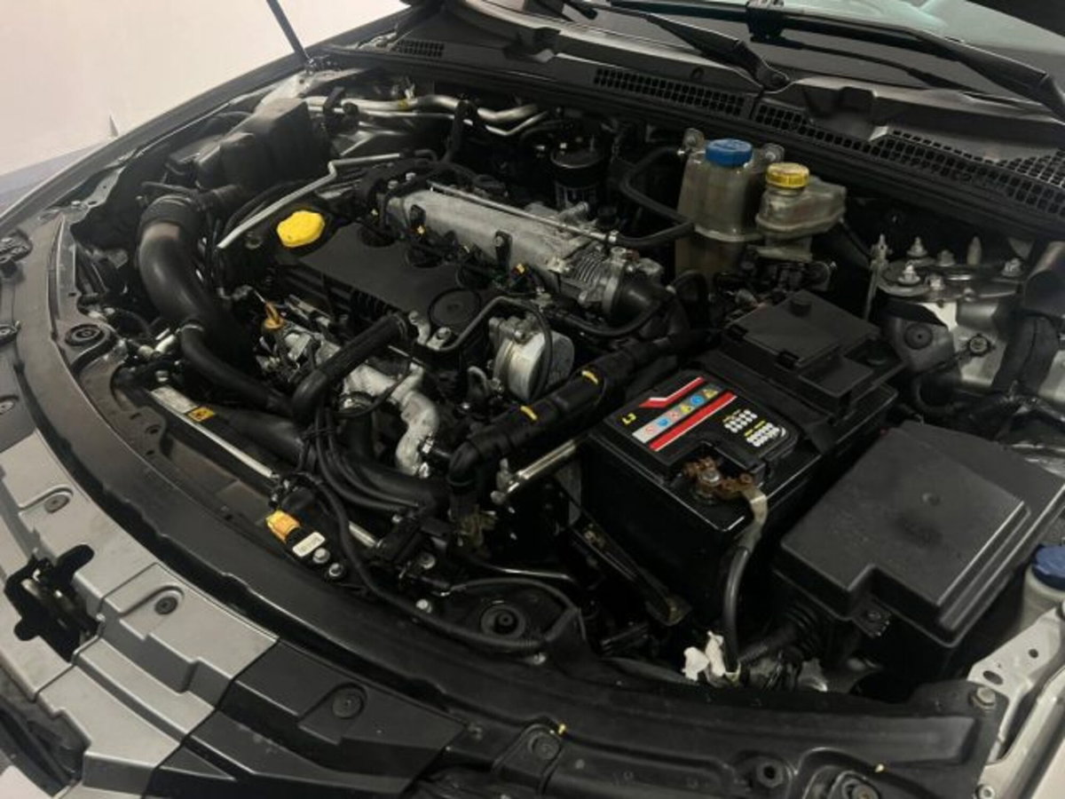 Alfa Romeo 159 SportWagon 1.9 JTDm Sportwagon (13)