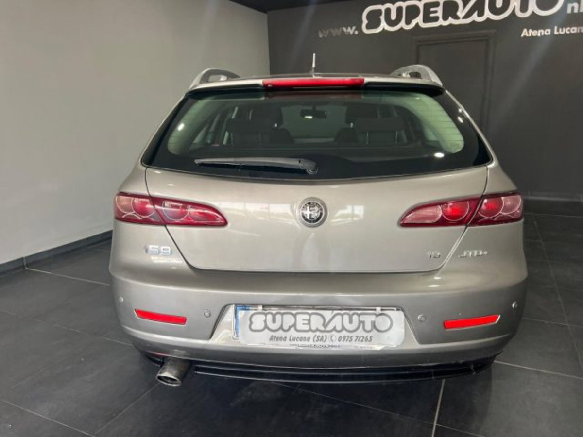 Alfa Romeo 159 SportWagon 1.9 JTDm Sportwagon (4)