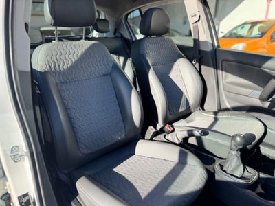 Opel Corsa 1.4 16V 5 porte Cosmo (16)