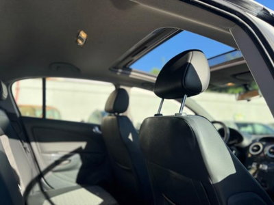 Opel Corsa 1.4 16V 5 porte Cosmo (18)