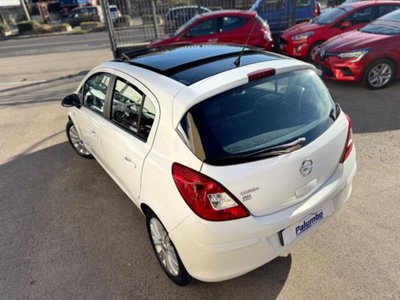 Opel Corsa 1.4 16V 5 porte Cosmo (9)