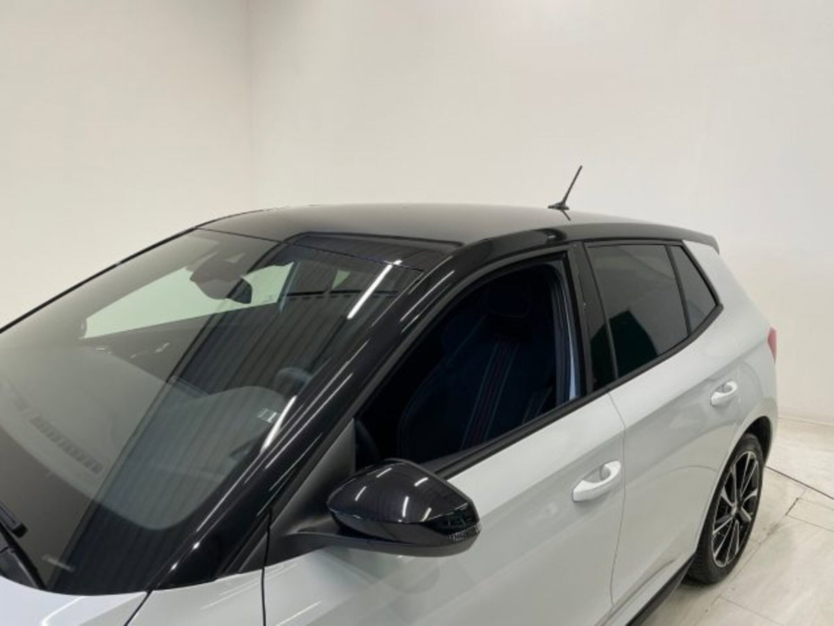 Skoda Fabia 1.0 mpi Monte Carlo 80cv (9)