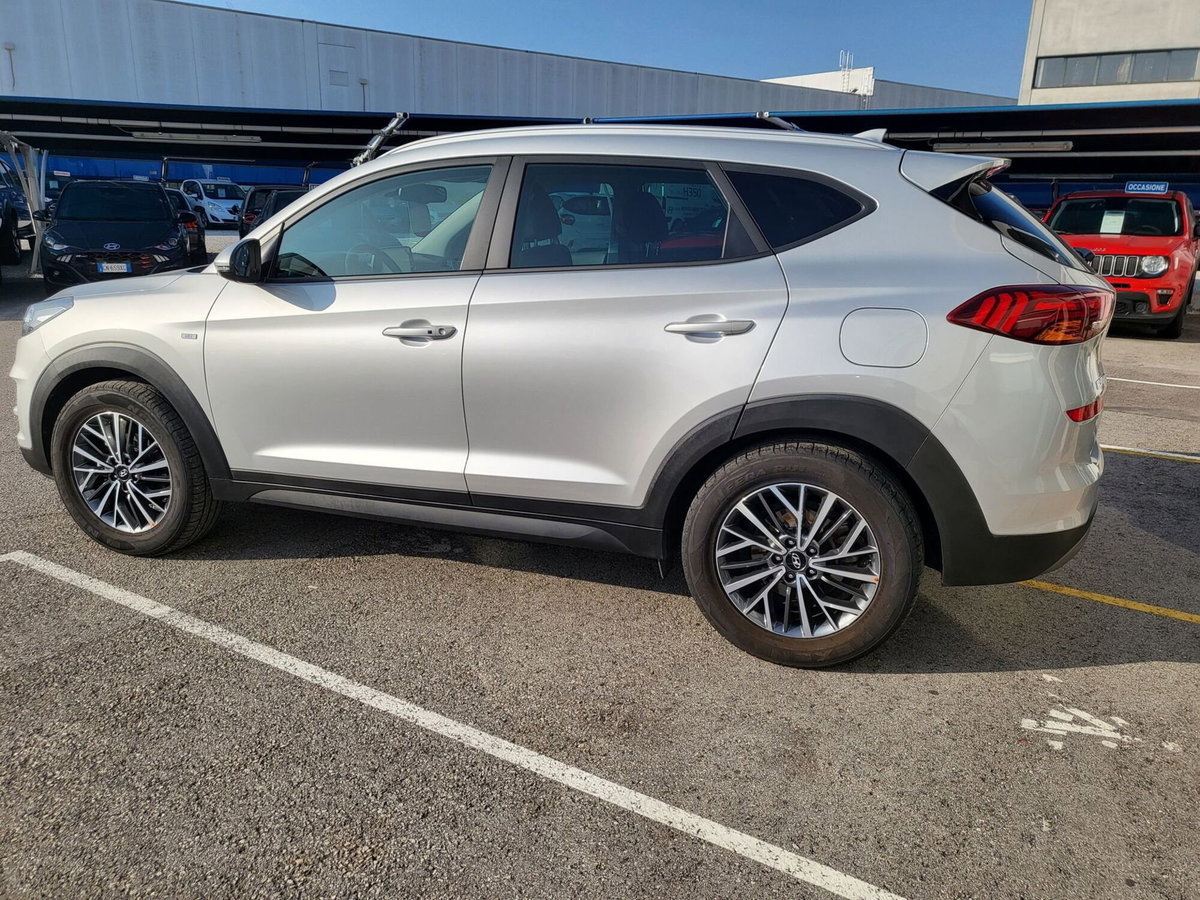 Hyundai Tucson 1.6 CRDi 48V XLine (2)