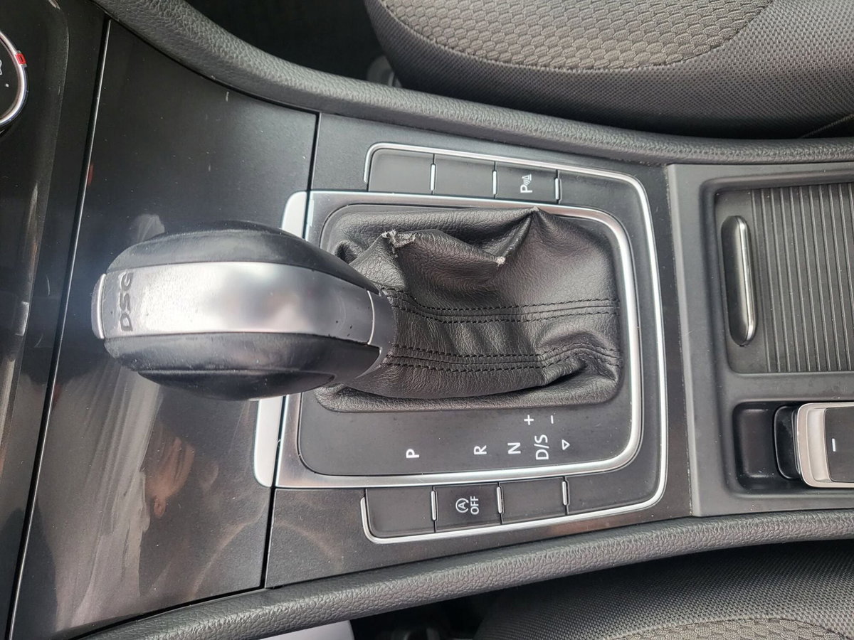 Volkswagen Golf Variant 1.6 TDI 115 CV DSG Business BlueMotion Tech. (15)