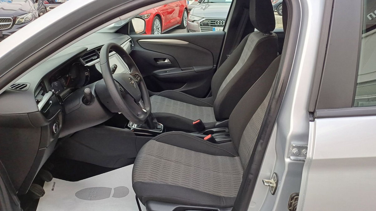 Opel Corsa 1.2 Edition (10)