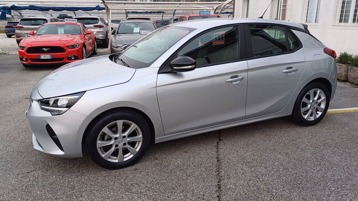 Opel Corsa 1.2 Edition (2)