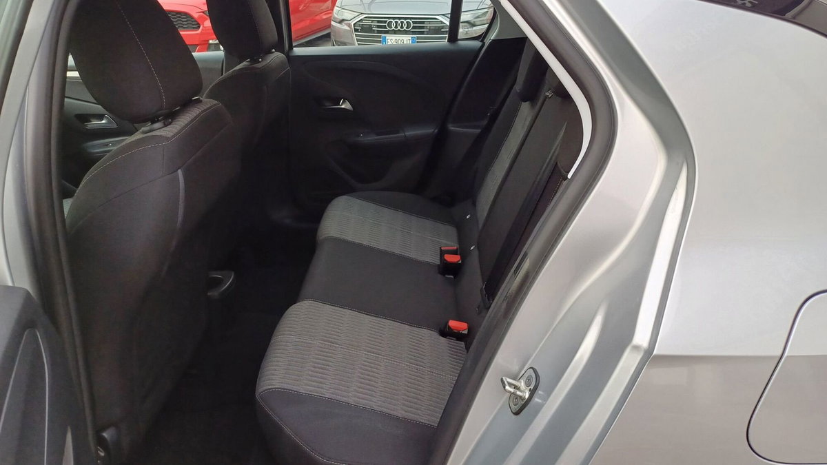 Opel Corsa 1.2 Edition (9)