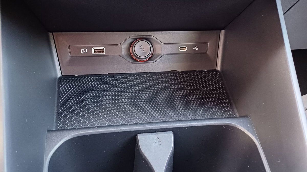 Mg MG3 1.5 hybrid+ Comfort auto (16)