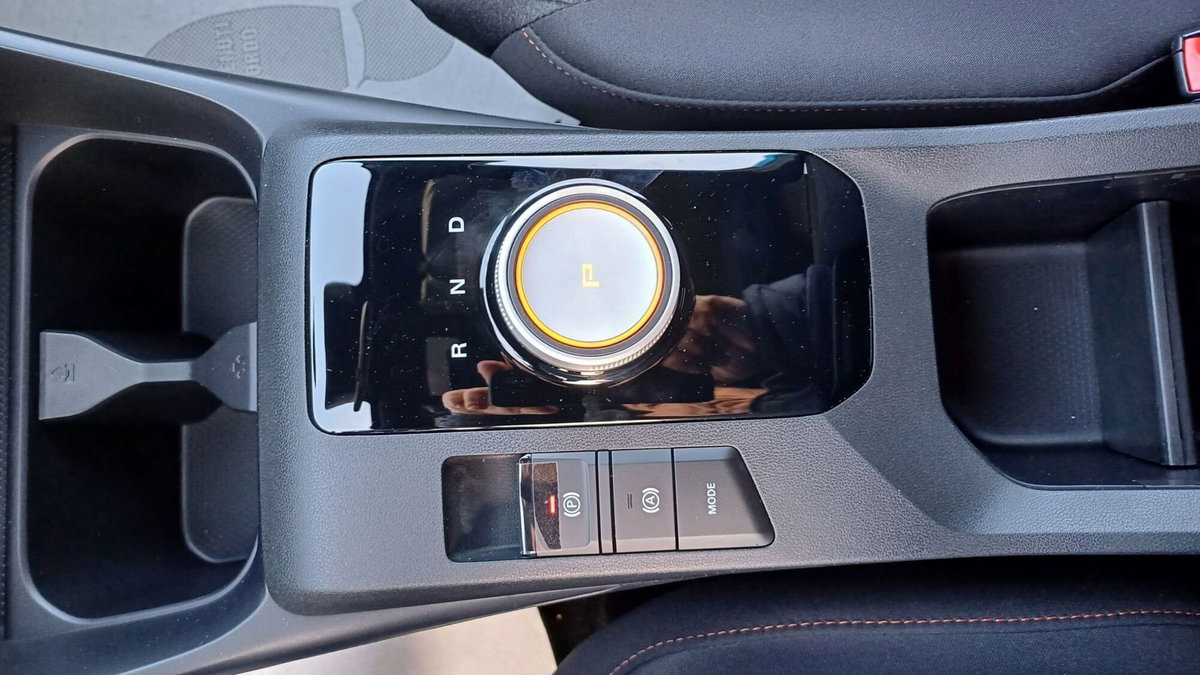 Mg MG3 1.5 hybrid+ Comfort auto (17)