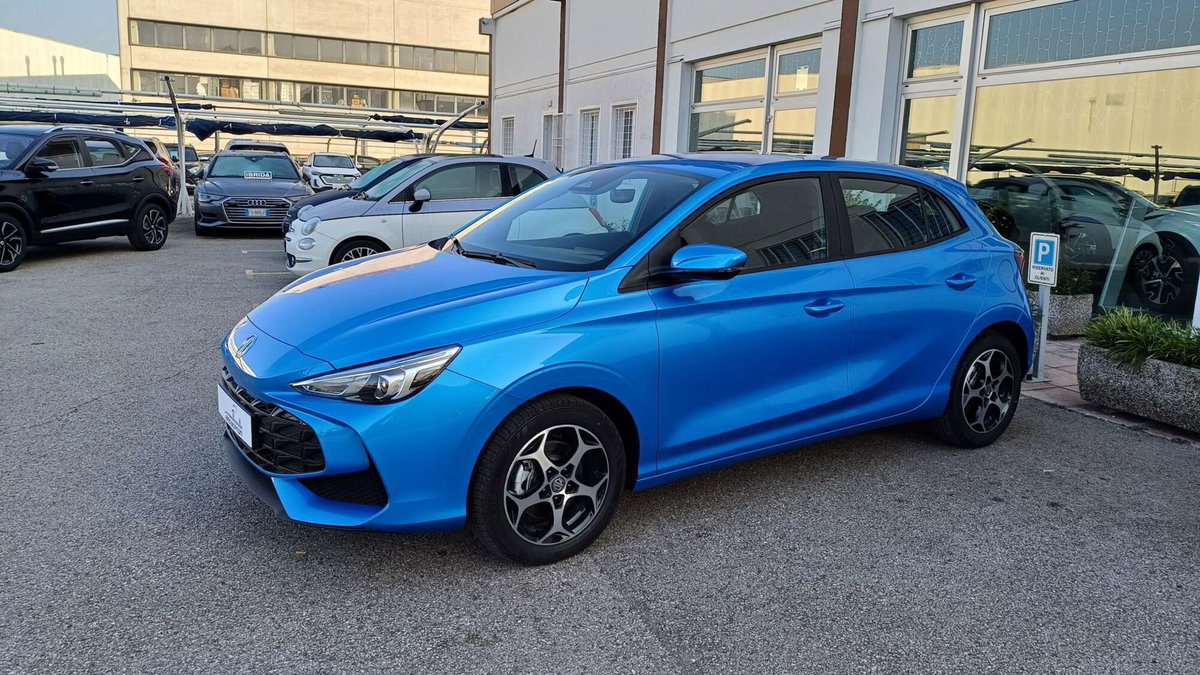Mg MG3 1.5 hybrid+ Comfort auto (2)