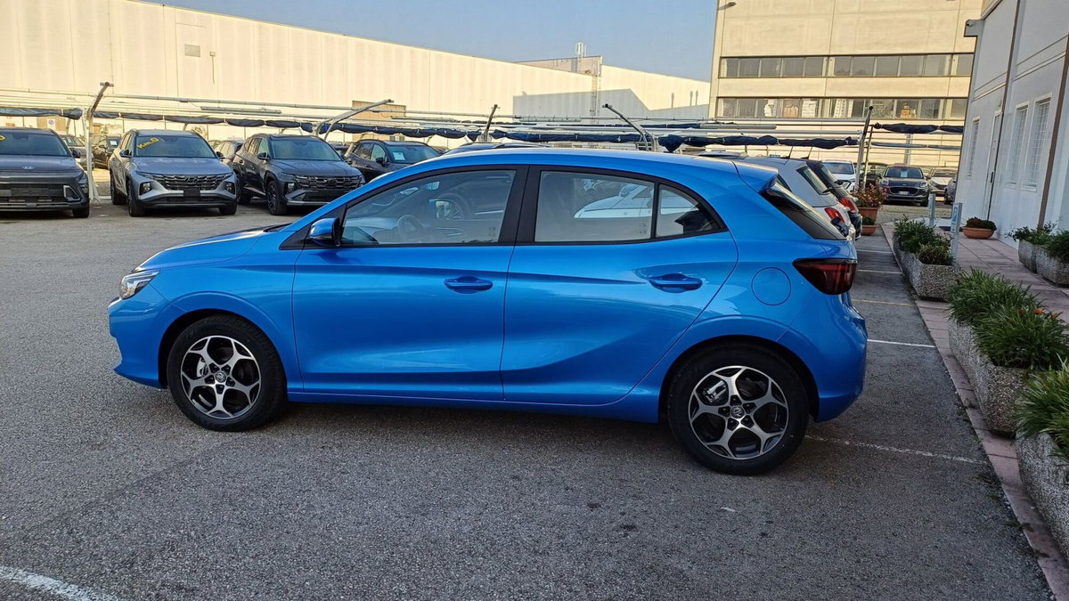 Mg MG3 1.5 hybrid+ Comfort auto (3)