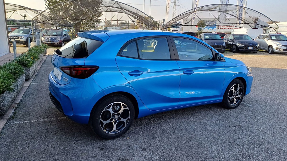 Mg MG3 1.5 hybrid+ Comfort auto (5)