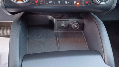 Ford Kuga 1.5 EcoBlue 120 CV aut. 2WD Titanium X (19)