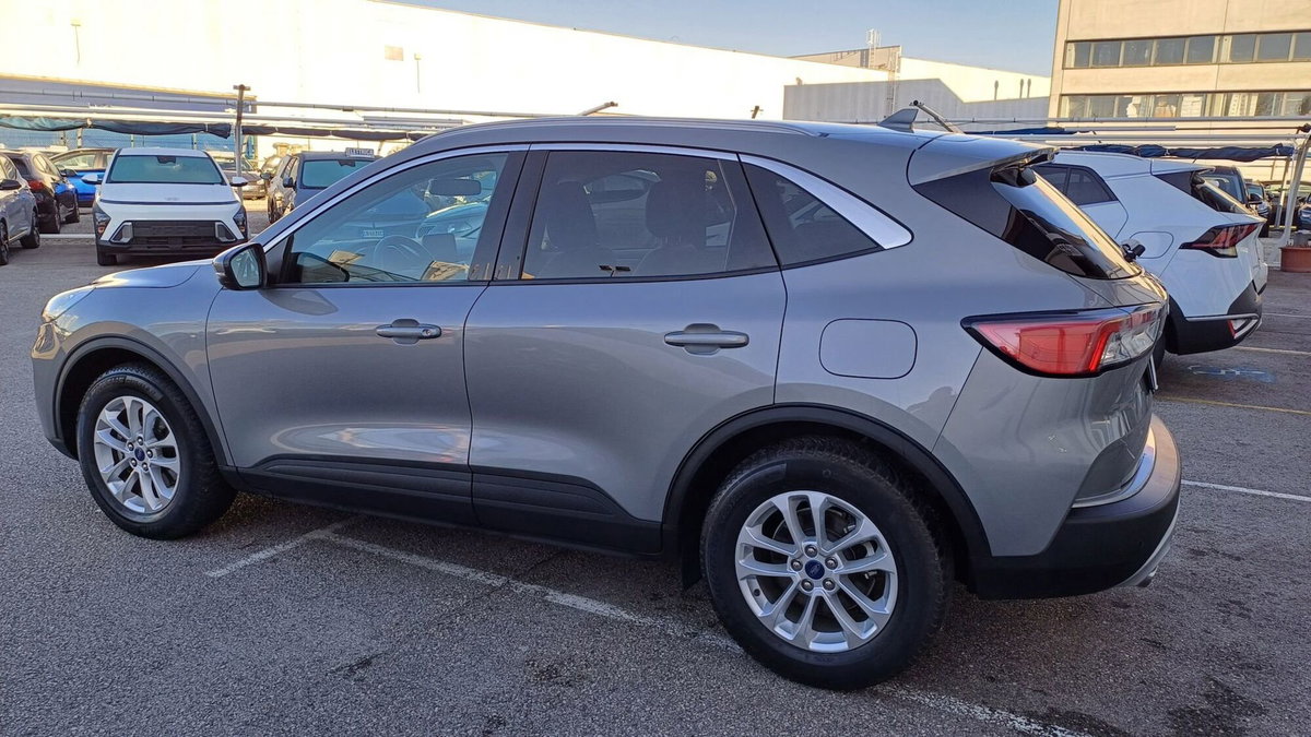Ford Kuga 1.5 EcoBlue 120 CV aut. 2WD Titanium X (3)
