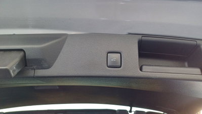 Ford Kuga 1.5 EcoBlue 120 CV aut. 2WD Titanium X (9)
