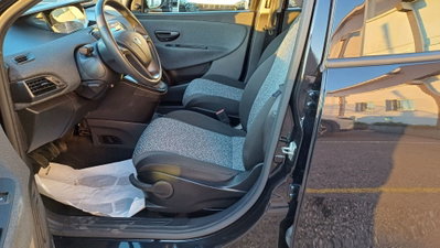 Lancia Ypsilon 1.0 FireFly 5 porte S&S Hybrid Ecochic Silver (10)