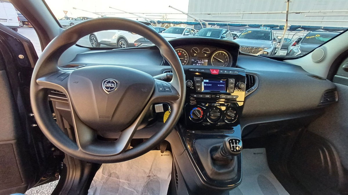 Lancia Ypsilon 1.0 FireFly 5 porte S&S Hybrid Ecochic Silver (17)