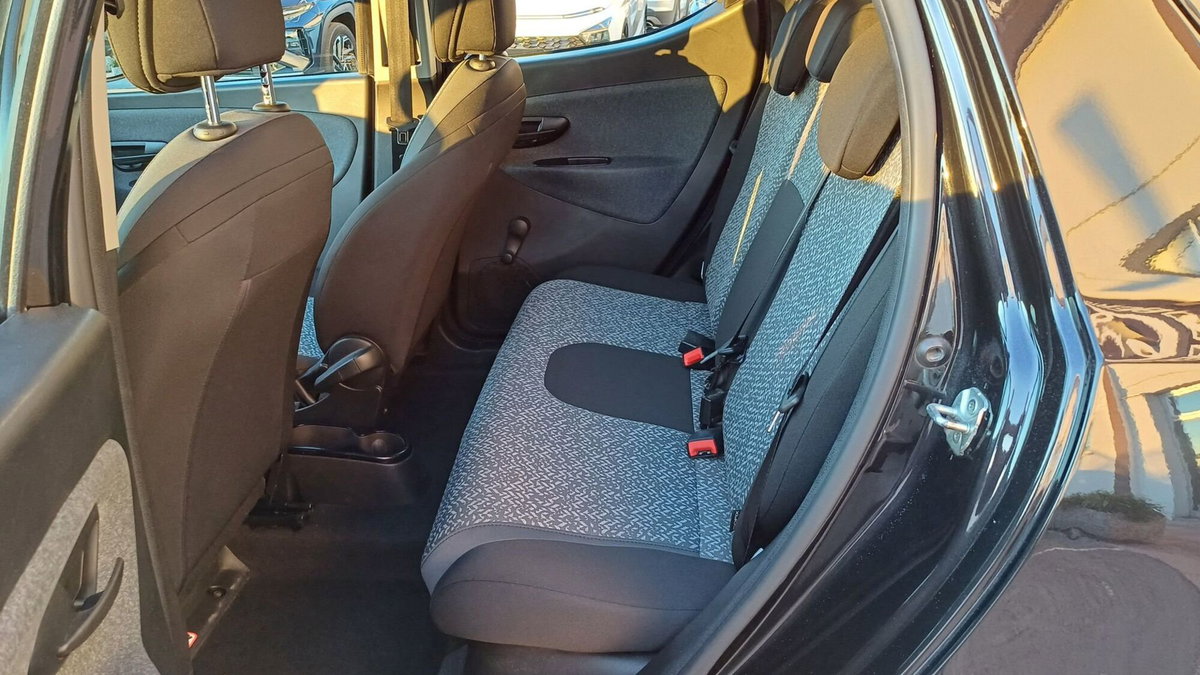 Lancia Ypsilon 1.0 FireFly 5 porte S&S Hybrid Ecochic Silver (9)