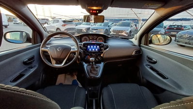 Lancia Ypsilon 1.0 FireFly 5 porte S&S Hybrid Gold Plus (11)