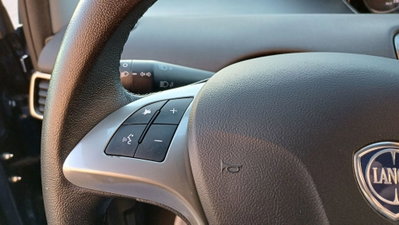 Lancia Ypsilon 1.0 FireFly 5 porte S&S Hybrid Gold Plus (18)