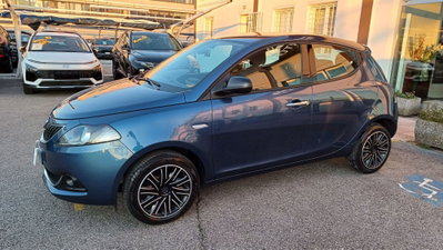 Lancia Ypsilon 1.0 FireFly 5 porte S&S Hybrid Gold Plus (2)