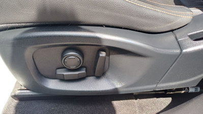 Jaguar F-Pace 2.0 D 180 CV AWD aut. Prestige (12)