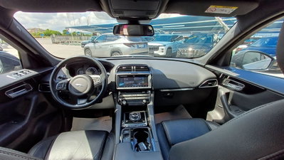 Jaguar F-Pace 2.0 D 180 CV AWD aut. Prestige (13)