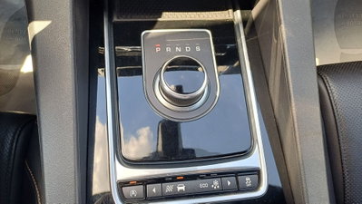 Jaguar F-Pace 2.0 D 180 CV AWD aut. Prestige (18)