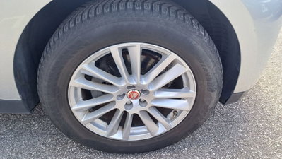Jaguar F-Pace 2.0 D 180 CV AWD aut. Prestige (7)