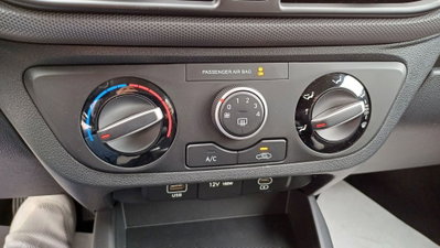 Hyundai i10 1.0 mpi Connectline 63cv (14)