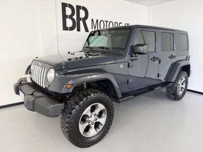 Jeep Wrangler Unlimited 2.8 CRD DPF Sahara Auto usata