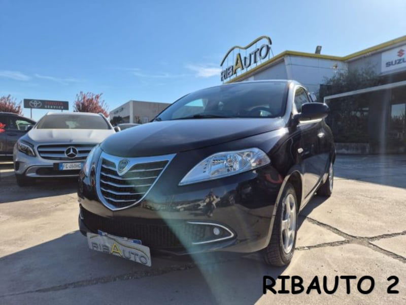 Lancia Ypsilon 1.2 69 CV 5 porte Platinum