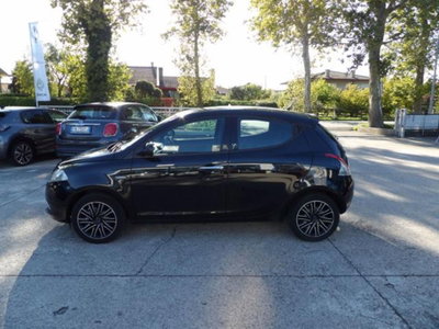 Lancia Ypsilon 1.2 69 CV 5 porte Gold (2)