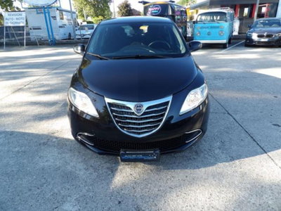Lancia Ypsilon 1.2 69 CV 5 porte Gold (8)