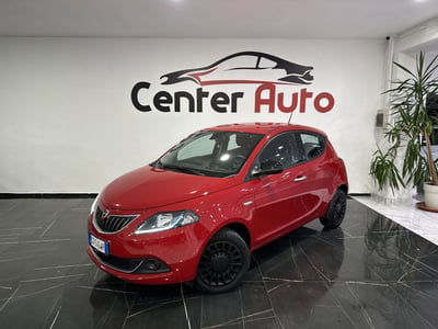 Lancia Ypsilon 1.0 FireFly 5 porte S&S Hybrid Ecochic Gold usata