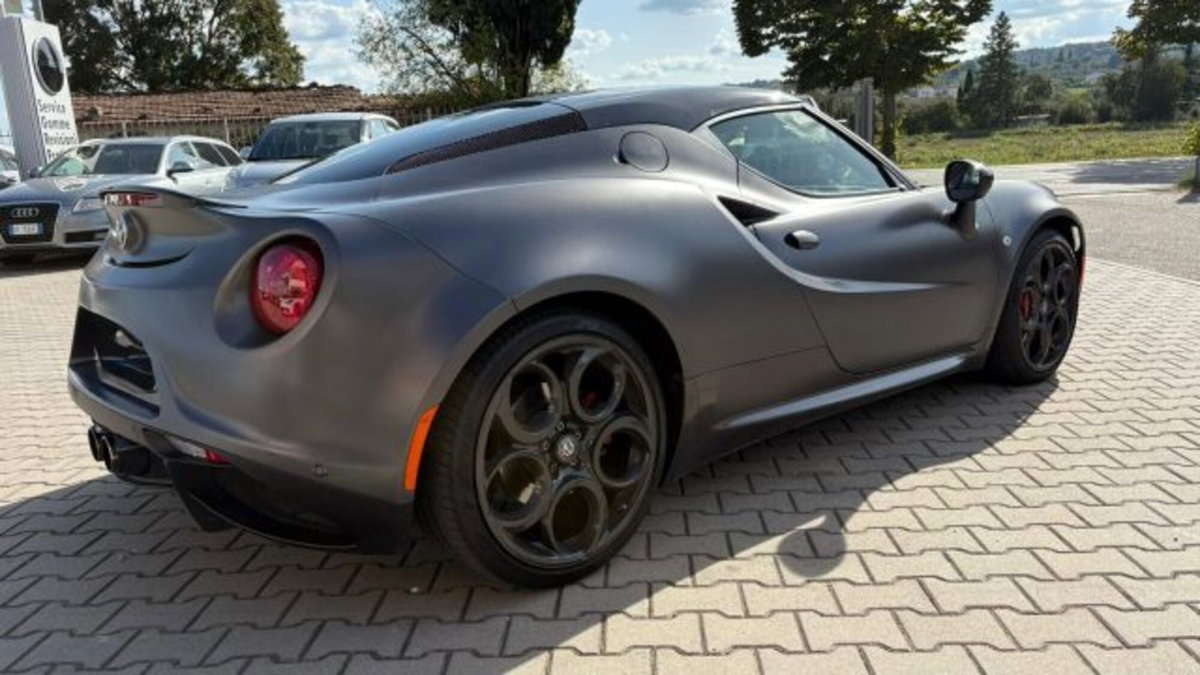 Alfa Romeo 4C Coupé 4C 1750 TBi Competizione (3)