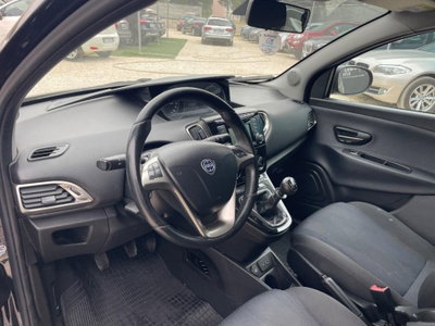Lancia Ypsilon 1.2 69 CV 5 porte Gold (10)
