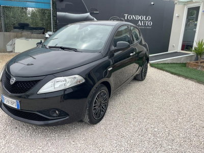Lancia Ypsilon 1.2 69 CV 5 porte Gold (2)