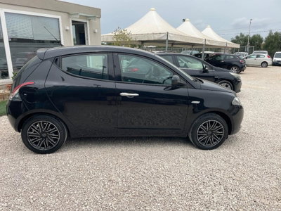 Lancia Ypsilon 1.2 69 CV 5 porte Gold (4)