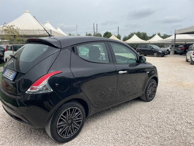Lancia Ypsilon 1.2 69 CV 5 porte Gold (5)